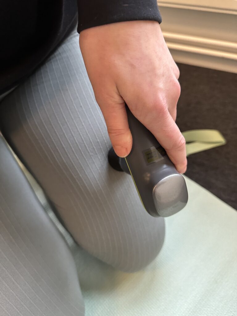 Massagepistol löser upp stela muskler